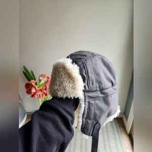 Columbia Winter Hat w/Ear Flaps. Size L/Xl Unisex.